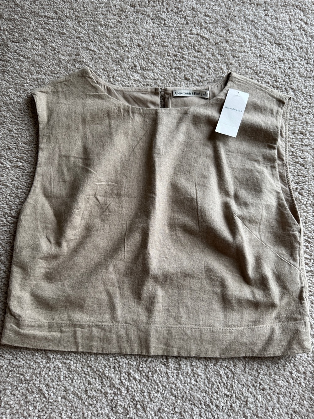 NWT Abercrombie & Fitch Sleeveless Boxy Top in Beige
